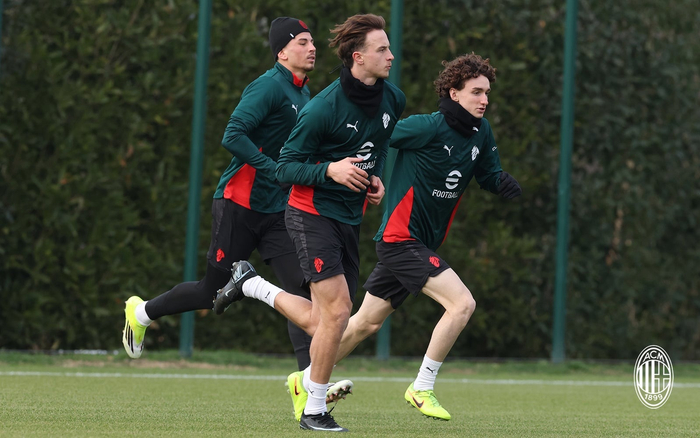 开云官网-米兰未来队今日训练备战|AC米兰_新浪体育_新浪新闻